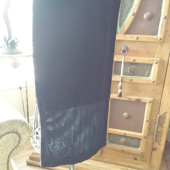 SOLD BCBG PENCIL SKIRT - Picture 2 of 2